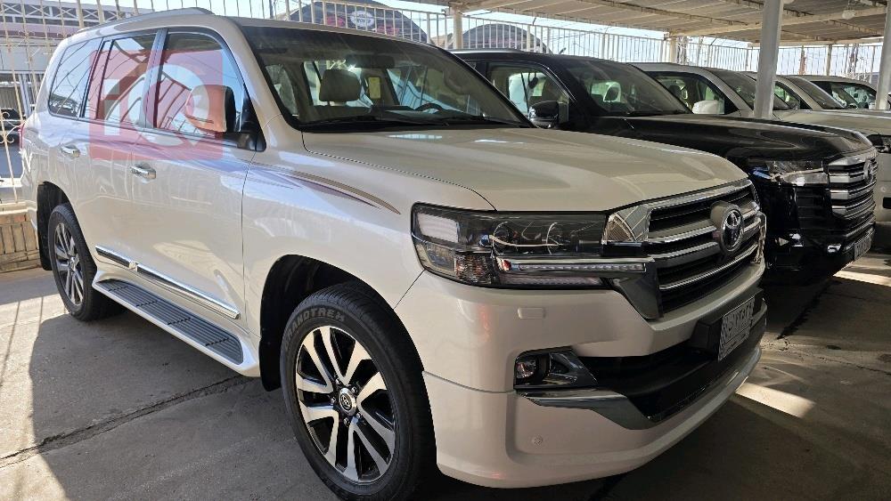 تويوتا لاندكروزر